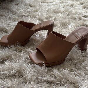 Jeffrey Campbell Tan Leather Slide heels